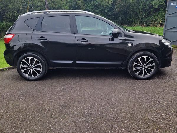Nissan Qashqai Hatchback, Diesel, 2011, Black
