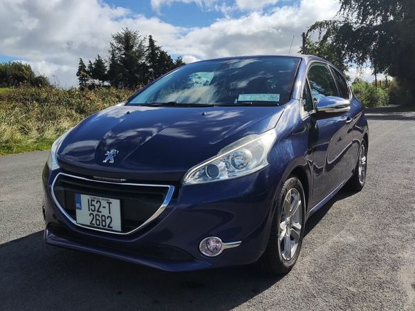 Peugeot 208 Hatchback, Petrol, 2015, Blue