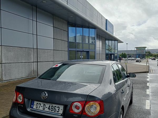 Volkswagen Jetta Saloon, Diesel, 2007, Grey