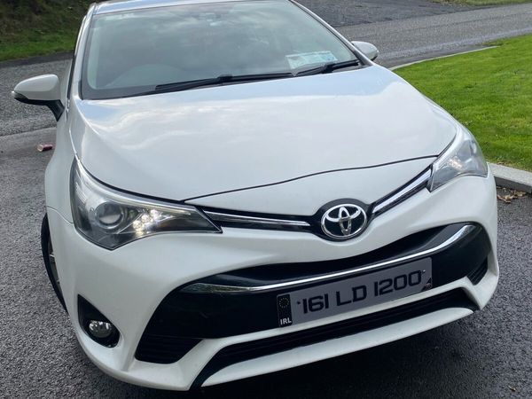 Toyota Avensis Saloon, Diesel, 2016, White