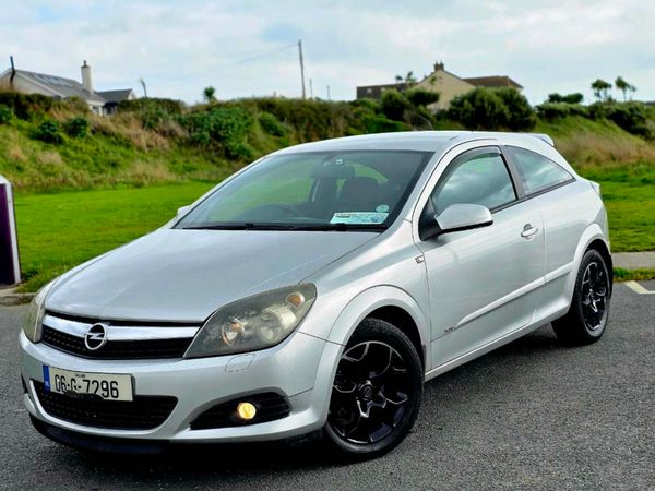 Opel Astra Hatchback, Petrol, 2006, Silver