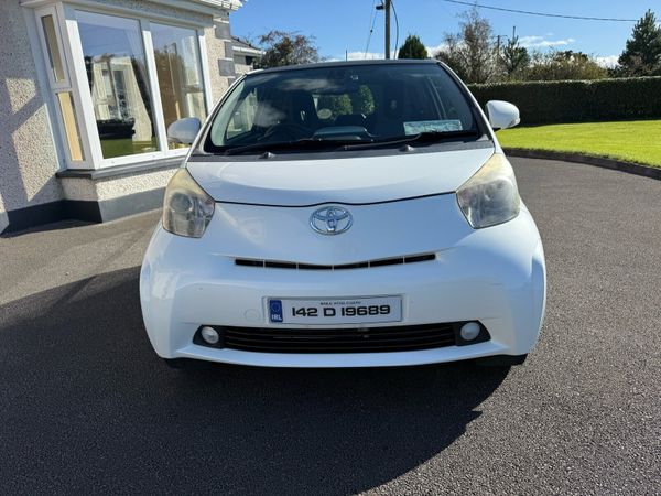 Toyota iQ Hatchback, Petrol, 2014, White