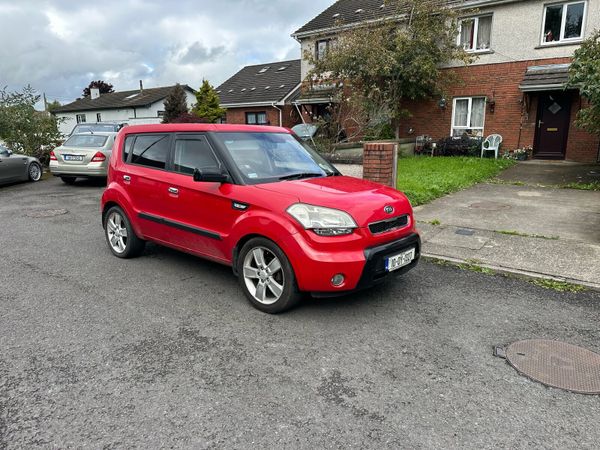 Kia Soul Hatchback, Diesel, 2010, Red