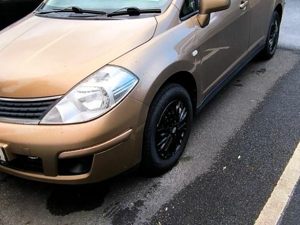 Nissan Tiida Saloon, Petrol, 2008, Gold