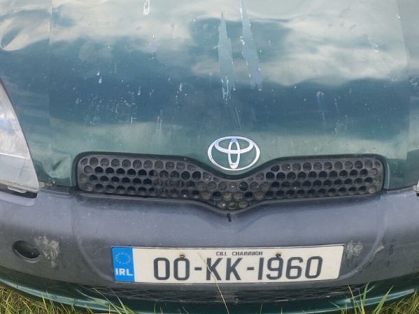 Toyota Yaris Hatchback, Petrol, 2000, Green