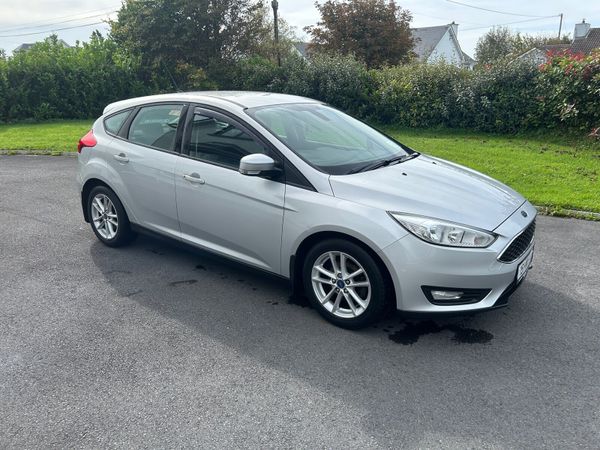 Ford Focus Hatchback, Petrol, 2015, Silver