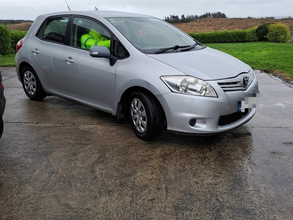 Toyota Auris Hatchback, Diesel, 2012, Silver