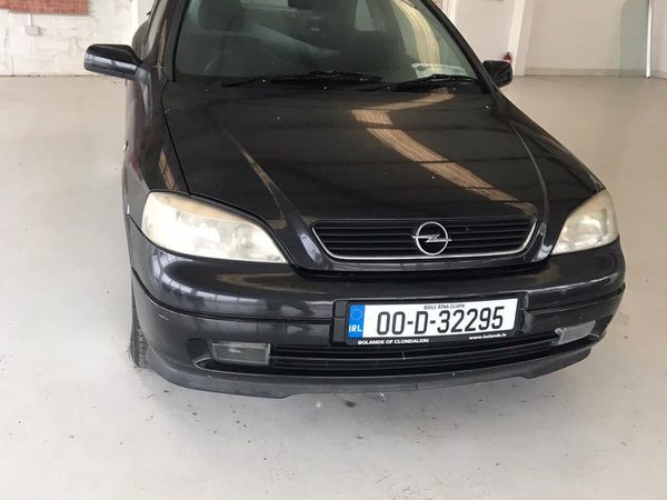 Opel Astra Hatchback, Petrol, 2000, Black