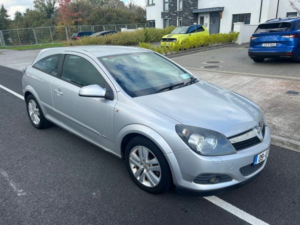 Vauxhall Astra Hatchback, Petrol, 2009, Silver