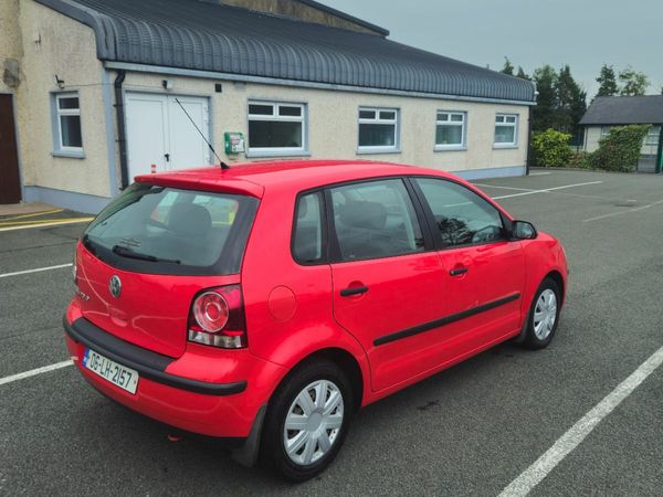 Volkswagen Polo Hatchback, Petrol, 2006, Red