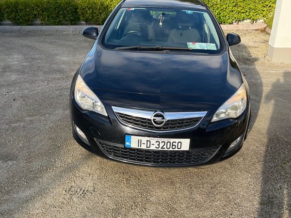 Opel Astra Hatchback, Diesel, 2011, Black