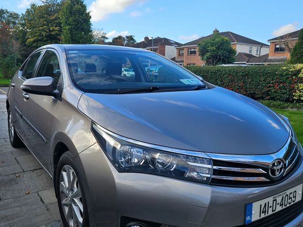 Toyota Corolla Saloon, Diesel, 2014, Bronze