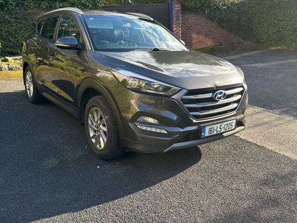 Hyundai Tucson SUV, Diesel, 2016, Bronze