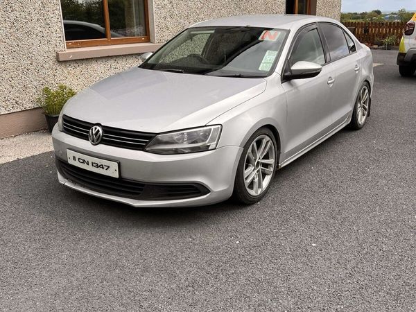 Volkswagen Jetta Saloon, Diesel, 2011, Silver