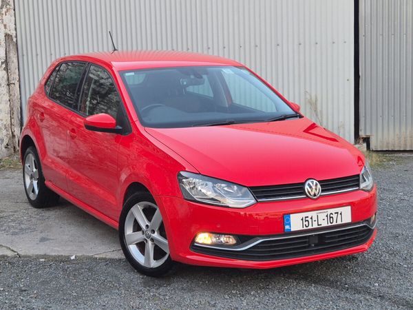 Volkswagen Polo Hatchback, Petrol, 2015, Red