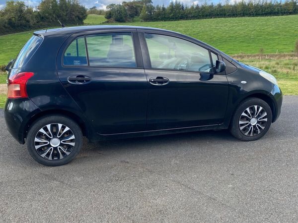Toyota Yaris Hatchback, Petrol, 2007, Black