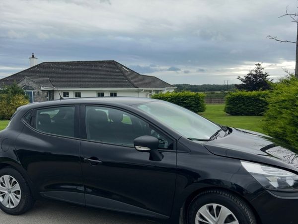 Renault Clio Hatchback, Petrol, 2016, Black