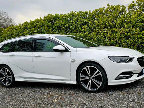 Vauxhall Insignia Estate, Diesel, 2019, White