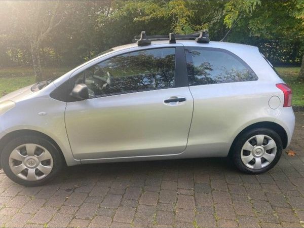 Toyota Yaris Hatchback, Petrol, 2006, Silver
