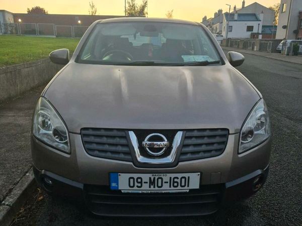 Nissan Qashqai Hatchback, Petrol, 2009, Brown