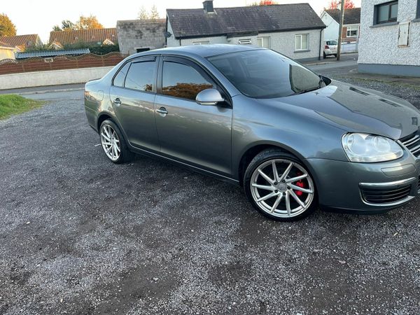 Volkswagen Jetta Saloon, Diesel, 2010, Grey