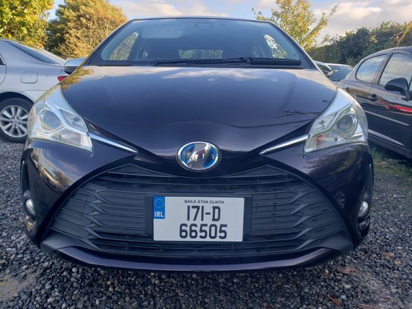 Toyota Vitz Hatchback, Petrol Hybrid, 2017, Brown