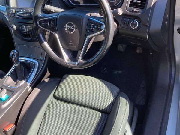 Opel Insignia Saloon, Diesel, 2015, Silver