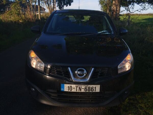 Nissan Qashqai Hatchback, Diesel, 2010, Black