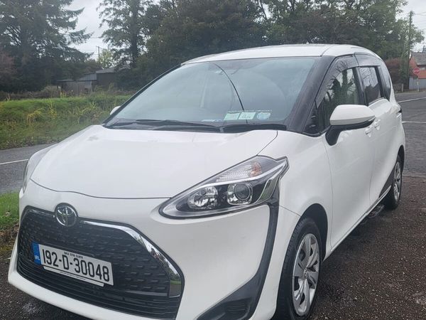 Toyota Sienta MPV, Petrol, 2019, White