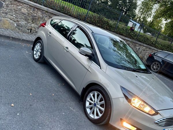 Ford Focus Hatchback, Petrol, 2017, Grey