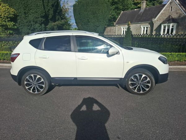 Nissan Qashqai Hatchback, Diesel, 2014, White