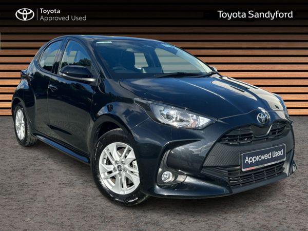 Toyota Yaris Hatchback, Petrol Hybrid, 2025, Black