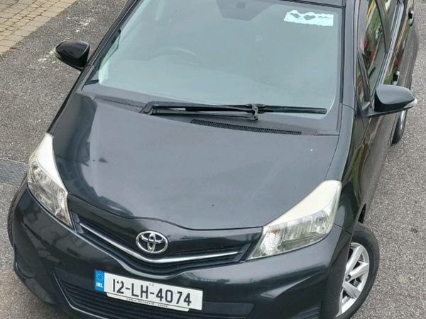 Toyota Yaris Hatchback, Petrol, 2012, Black