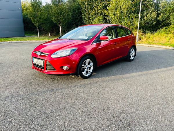 Ford Focus Hatchback, Diesel, 2011, Red