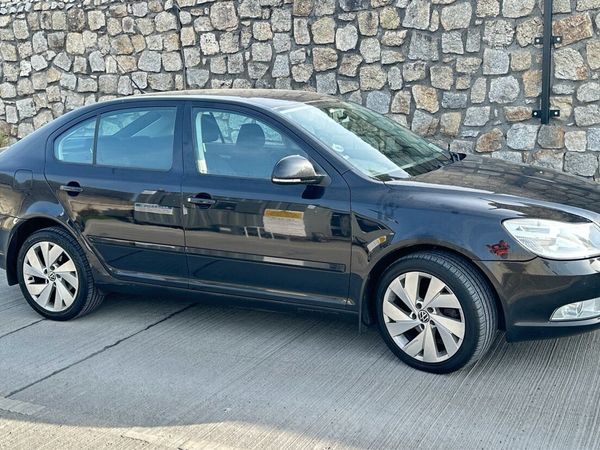 Skoda Octavia Hatchback, Diesel, 2010, Black