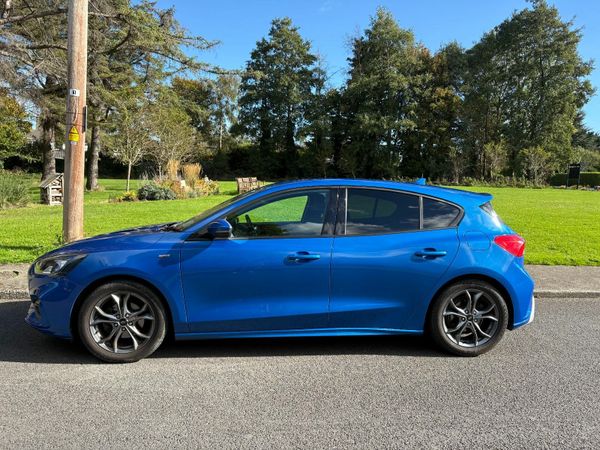 Ford Focus Hatchback, Petrol, 2019, Blue