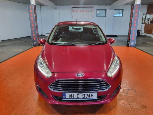 Ford Fiesta Hatchback, Petrol, 2014, Red