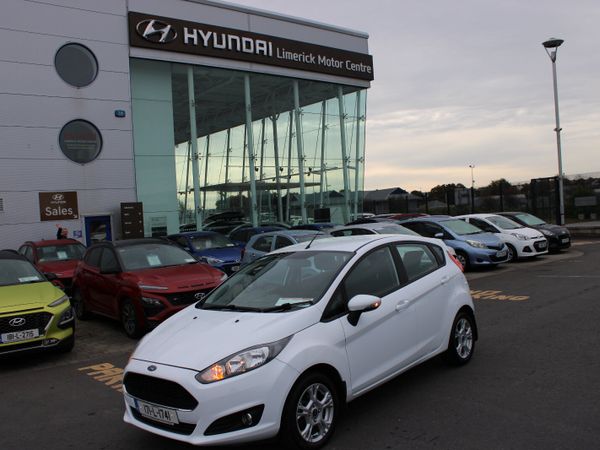 Ford Fiesta Hatchback, Petrol, 2017, White