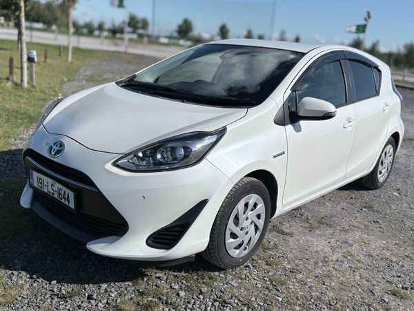 Toyota Aqua Hatchback, Petrol Hybrid, 2019, White