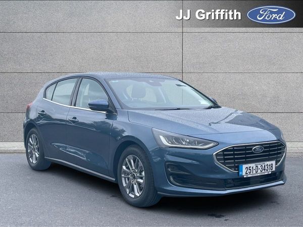 Ford Focus Hatchback, Petrol Hybrid, 2025, Blue