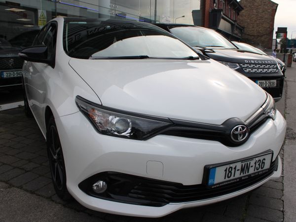 Toyota Auris Hatchback, Petrol, 2018, White