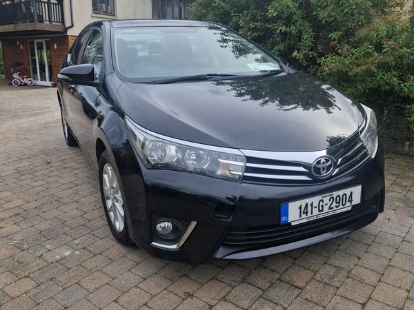Toyota Corolla Saloon, Petrol, 2014, Black