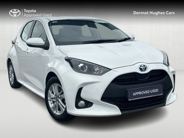 Toyota Yaris Hatchback, Petrol Hybrid, 2023, White