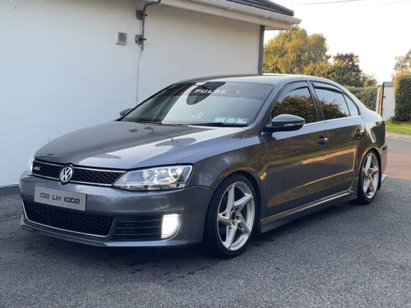 Volkswagen Jetta Saloon, Diesel, 2013, Grey