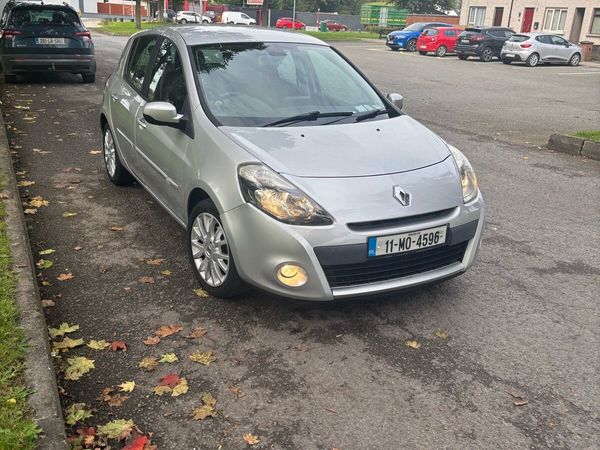 Renault Clio Hatchback, Petrol, 2011, Silver