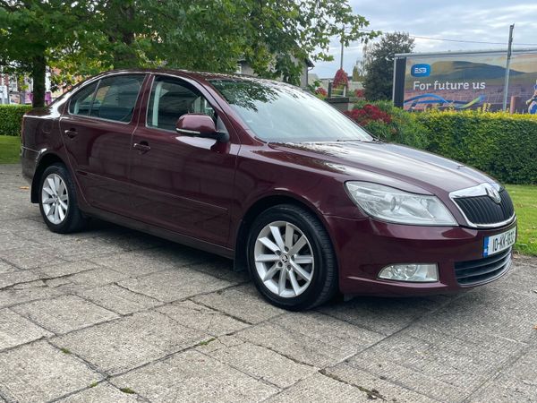 Skoda Octavia Hatchback, Diesel, 2010, Red