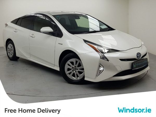 Toyota Prius Hatchback, Petrol Hybrid, 2018, White