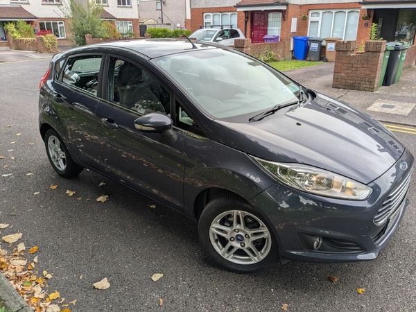 Ford Fiesta Hatchback, Petrol, 2013, Grey