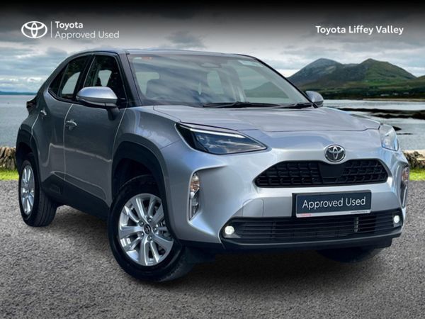 Toyota Yaris Cross Hatchback, Petrol Hybrid, 2025, Silver