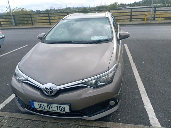 Toyota Auris Estate, Diesel, 2016, Gold